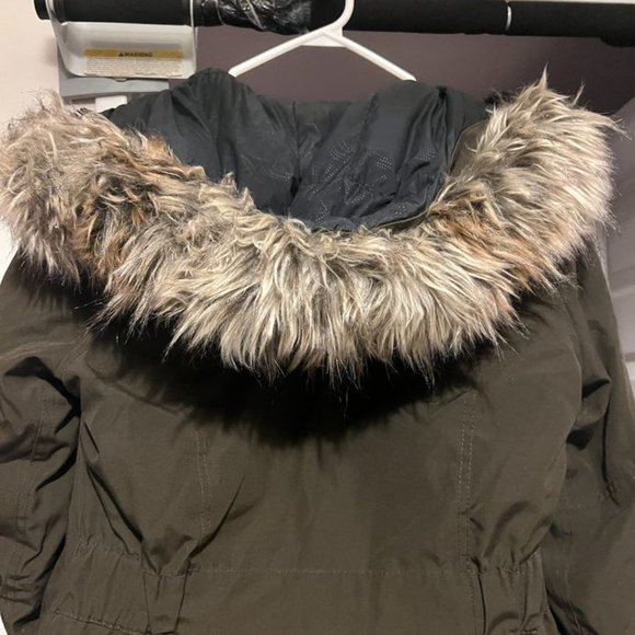 Aritzia TNA Bancroft Parka in Dark Olive - Medium - Picture 5 of 6